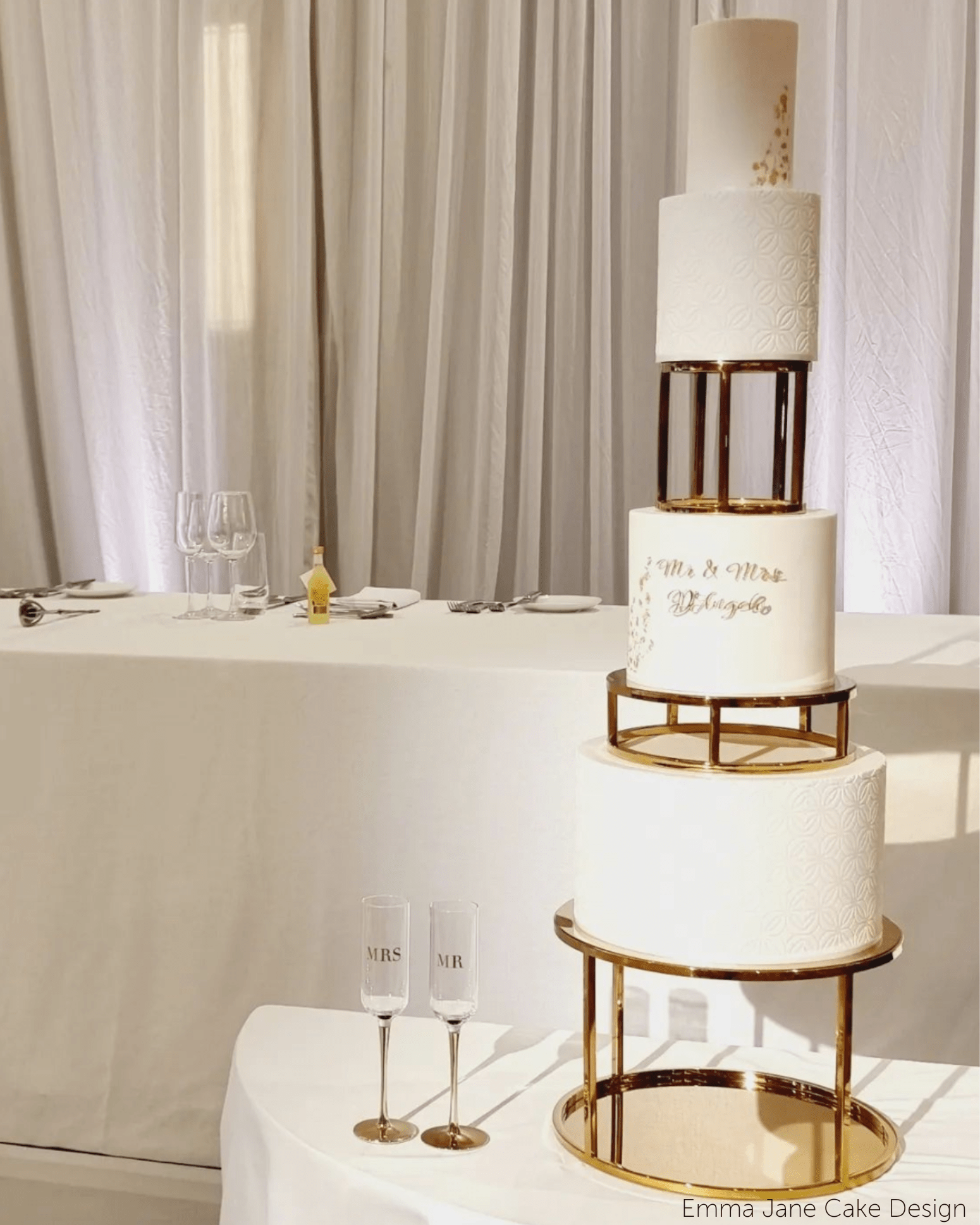 14” Round Metallic Plinth - Prop Options