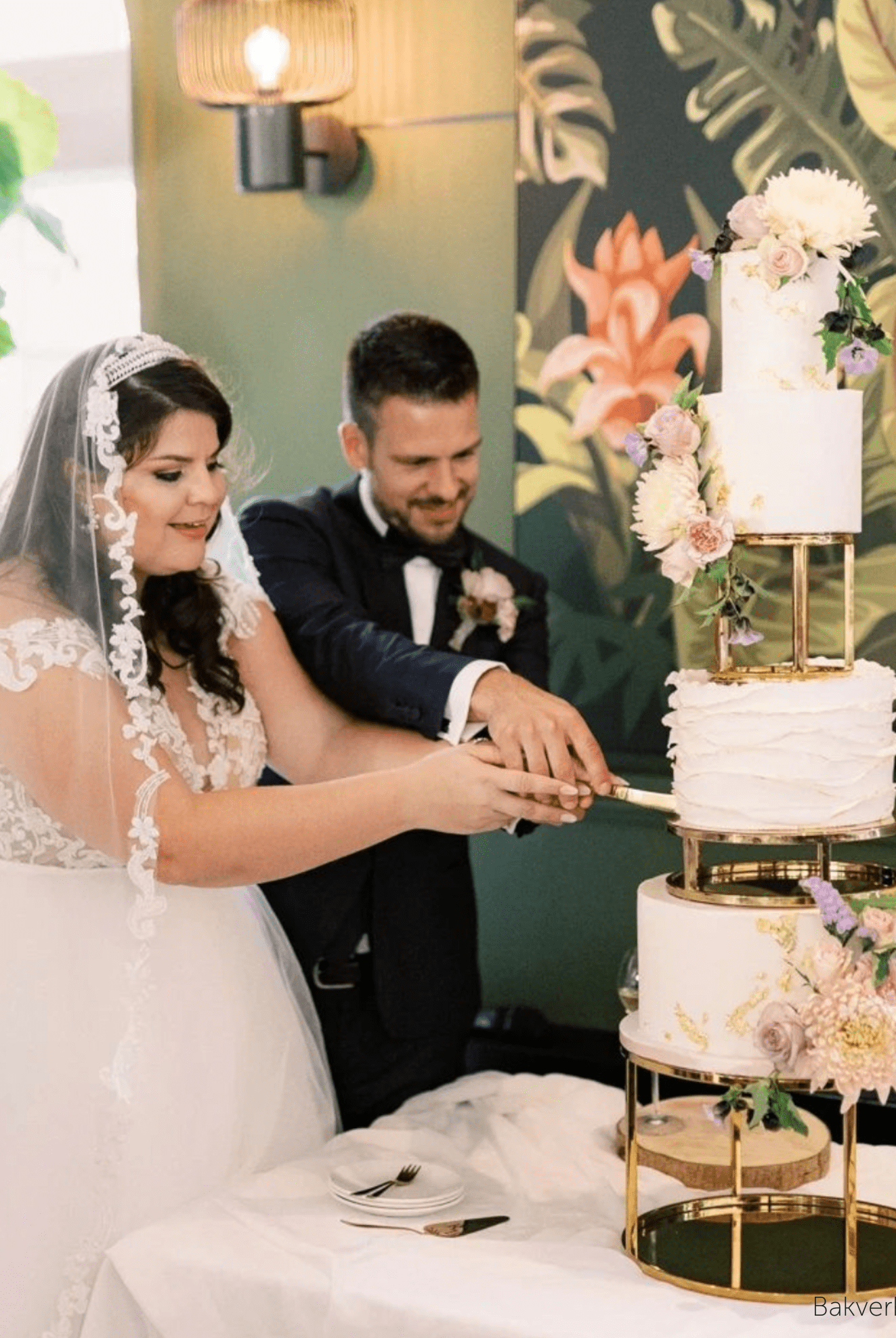 14” Round Metallic Plinth - Prop Options