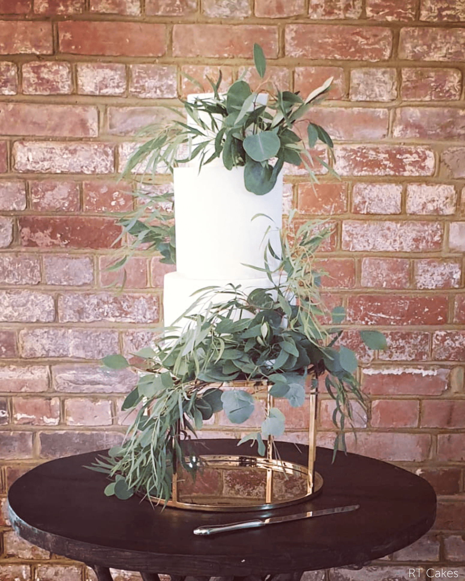 14” Round Metallic Plinth - Prop Options