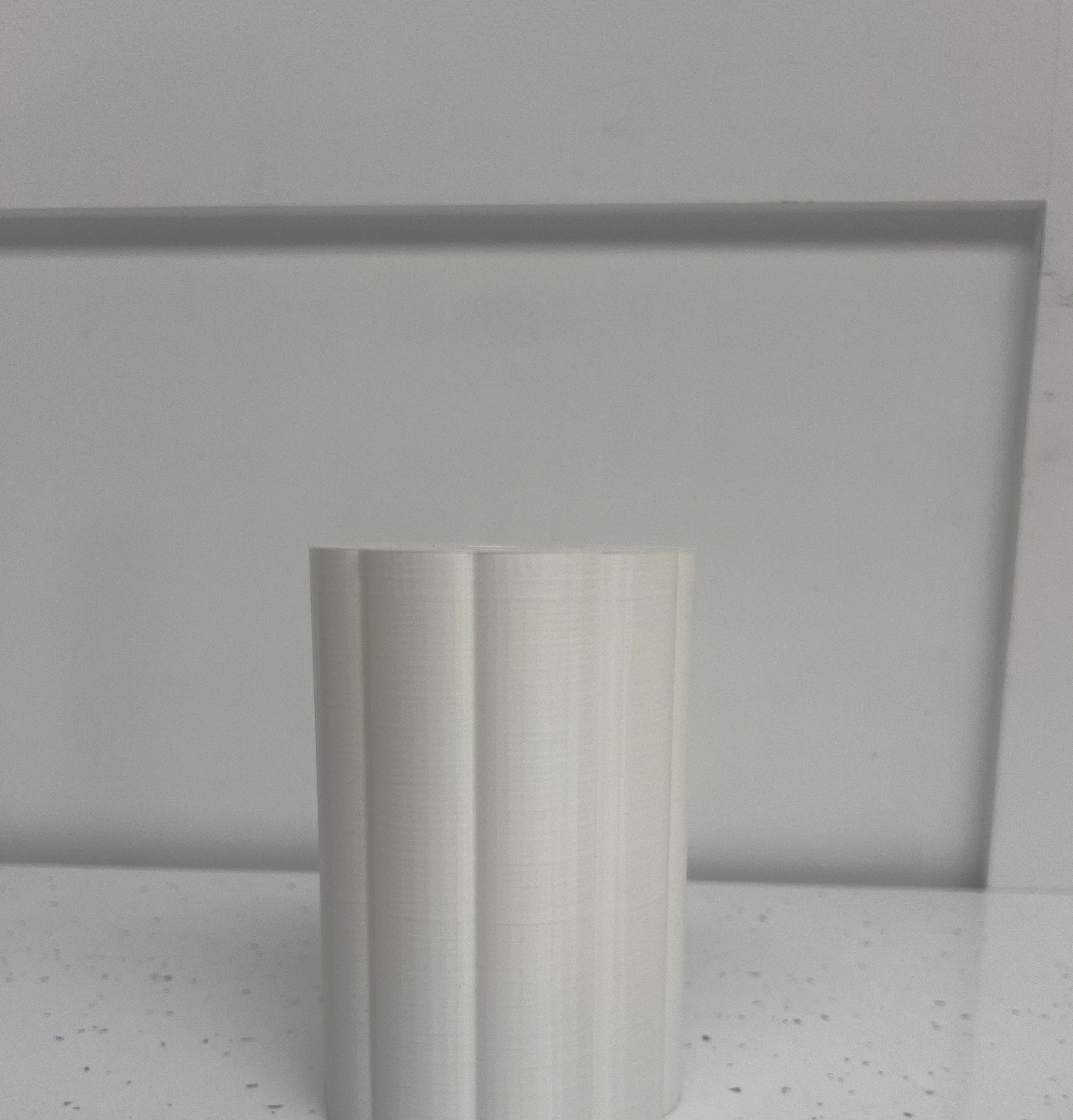 Outlet 4" x 6" Round Scalloped Cake Separator - White - Misprint - Prop Options