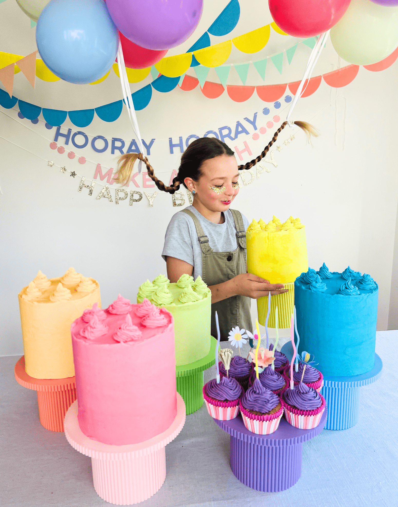 Birthday Bish Pastel Round Reeded Cake Stand - Prop Options