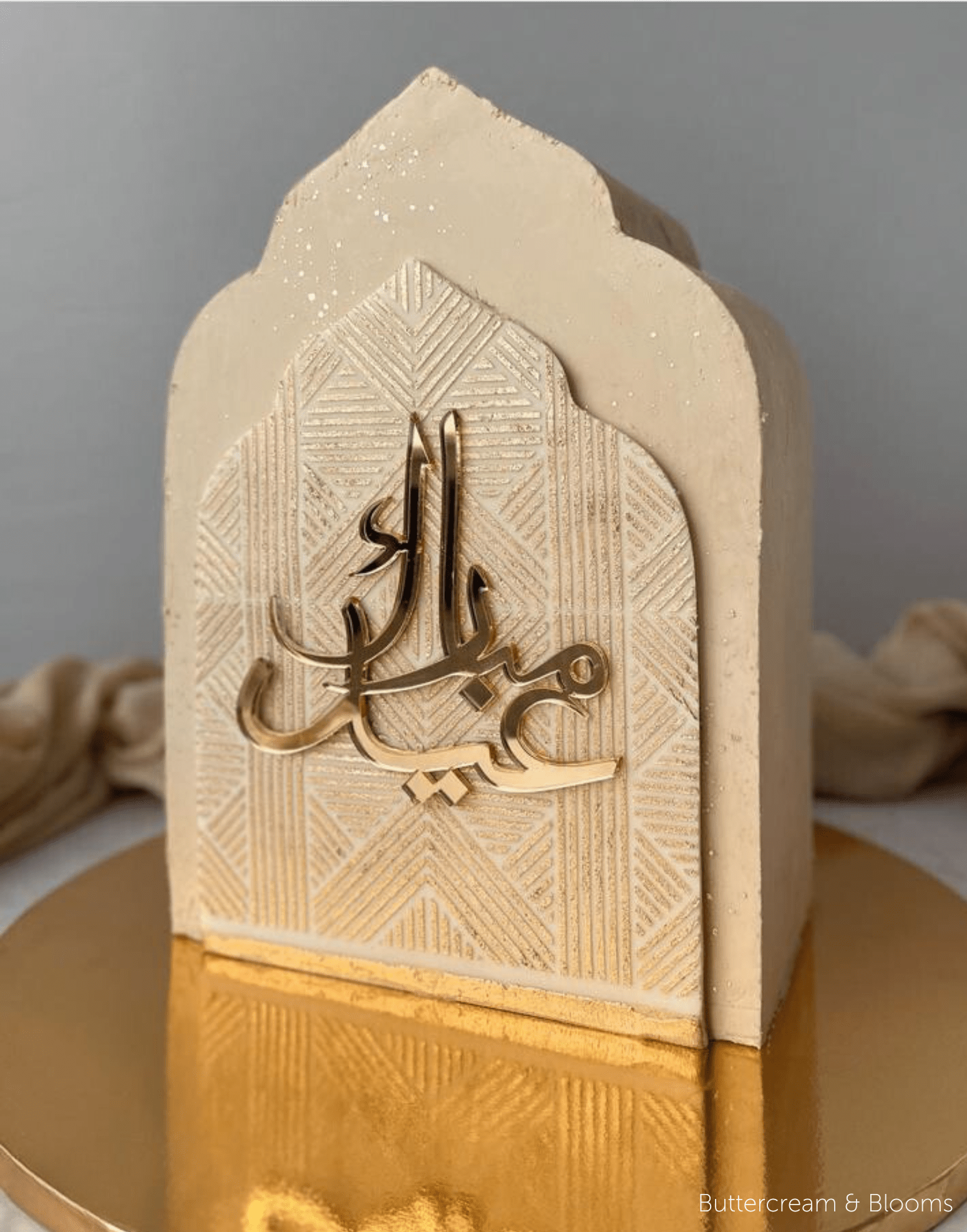 Original Trefoil Arch Cake Guides - Prop Options