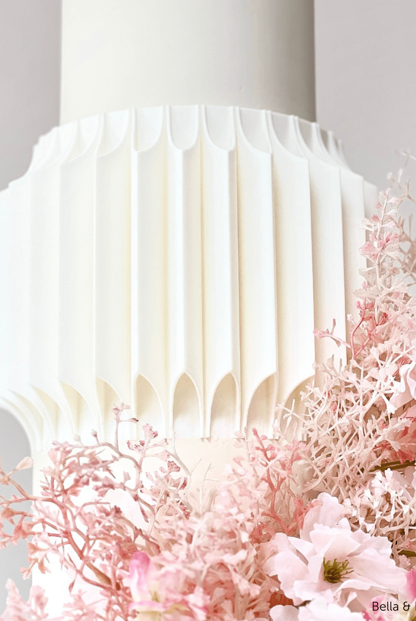 Round Fluted Cake Separator - Prop Options