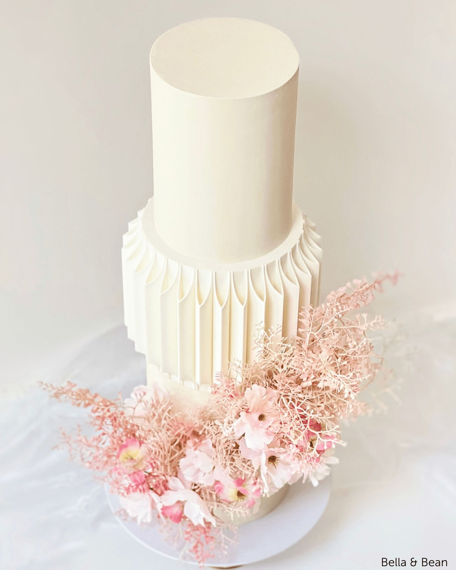 Round Fluted Cake Separator - Prop Options