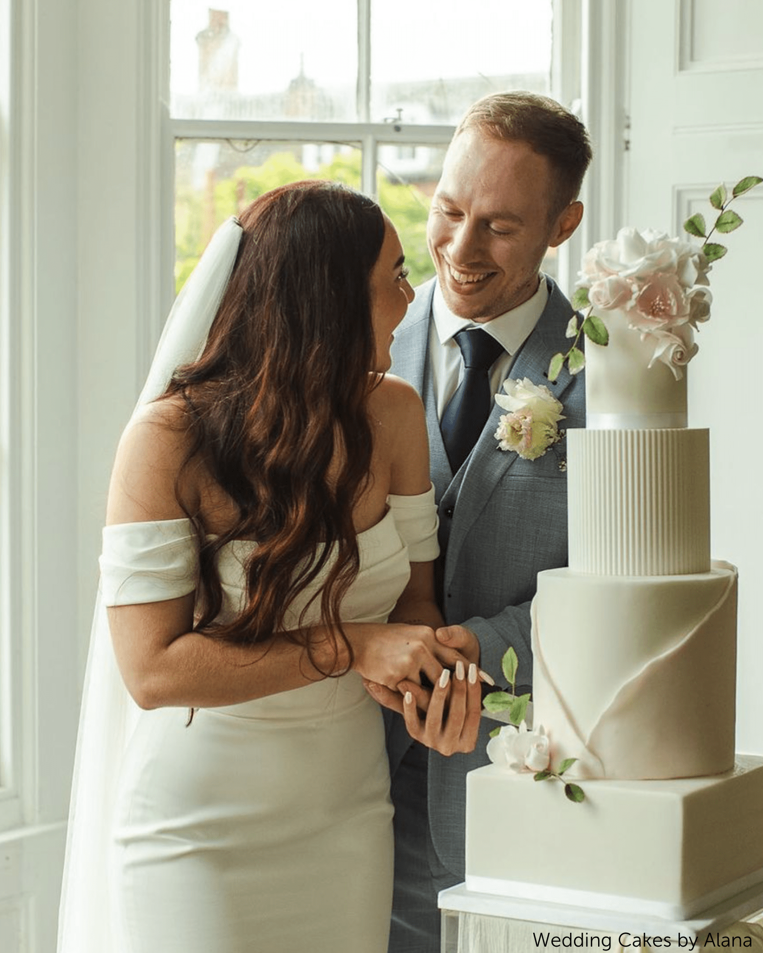 Round Reeded Cake Separator - Prop Options