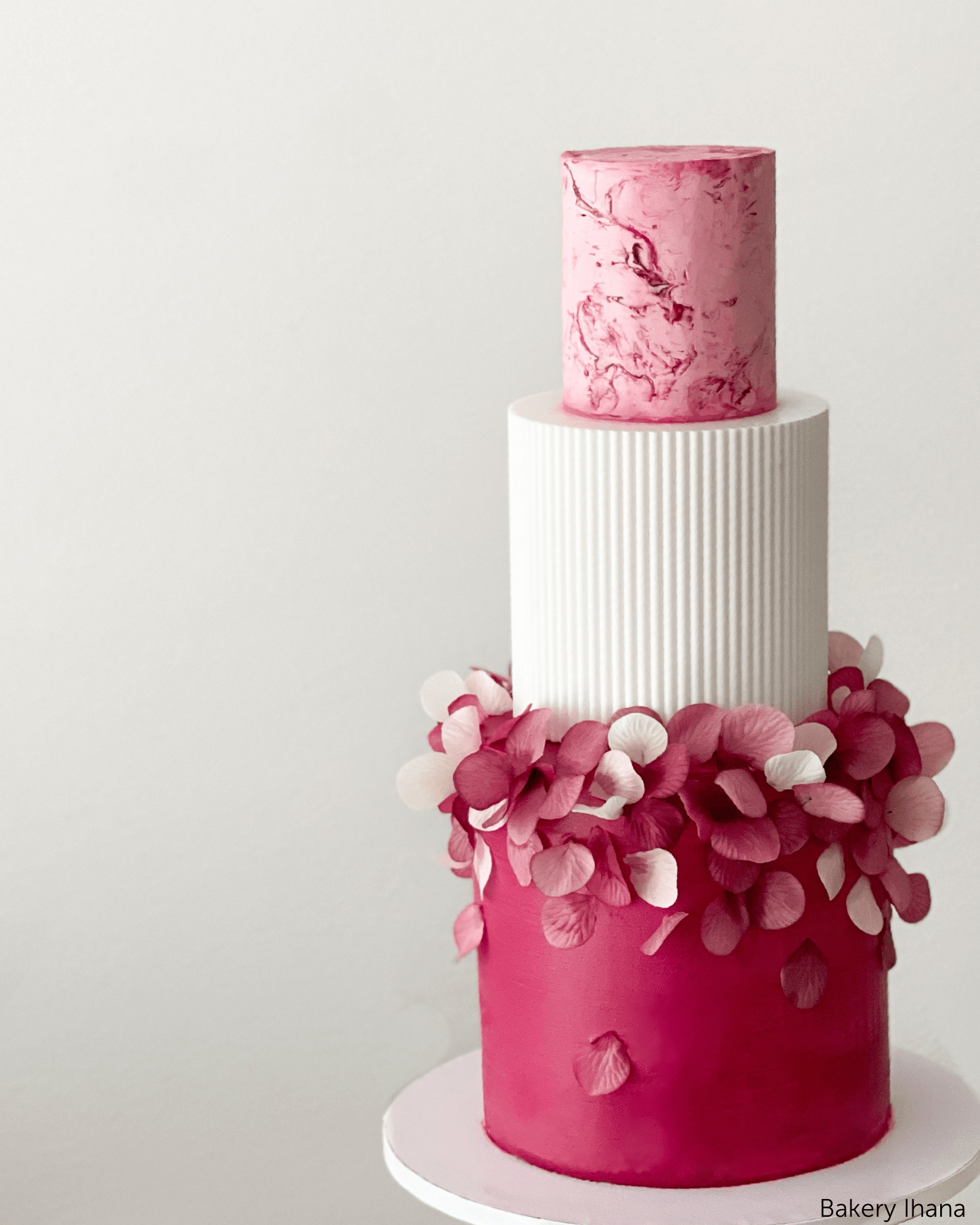 Round Reeded Cake Separator - Prop Options