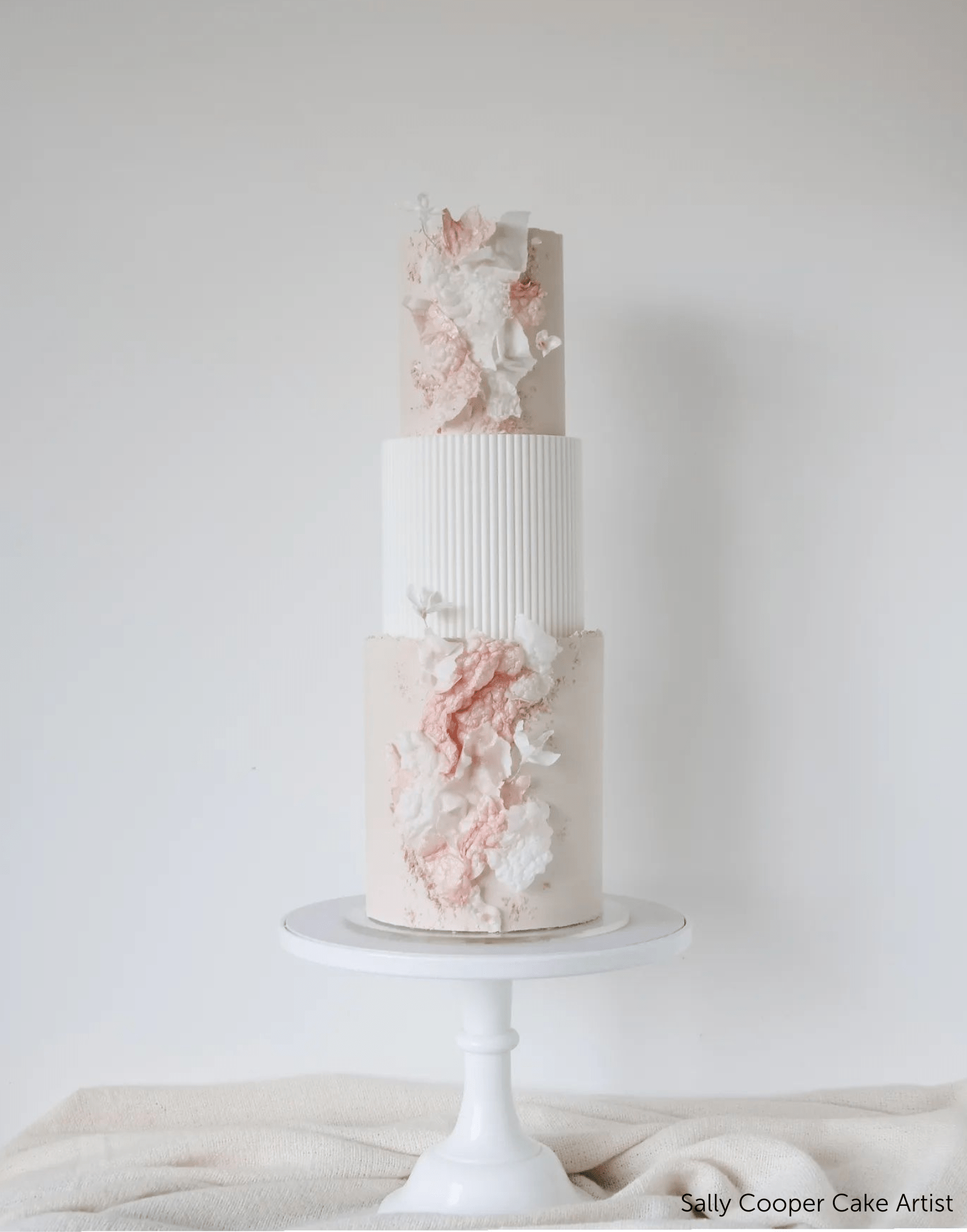 Round Reeded Cake Separator - Prop Options