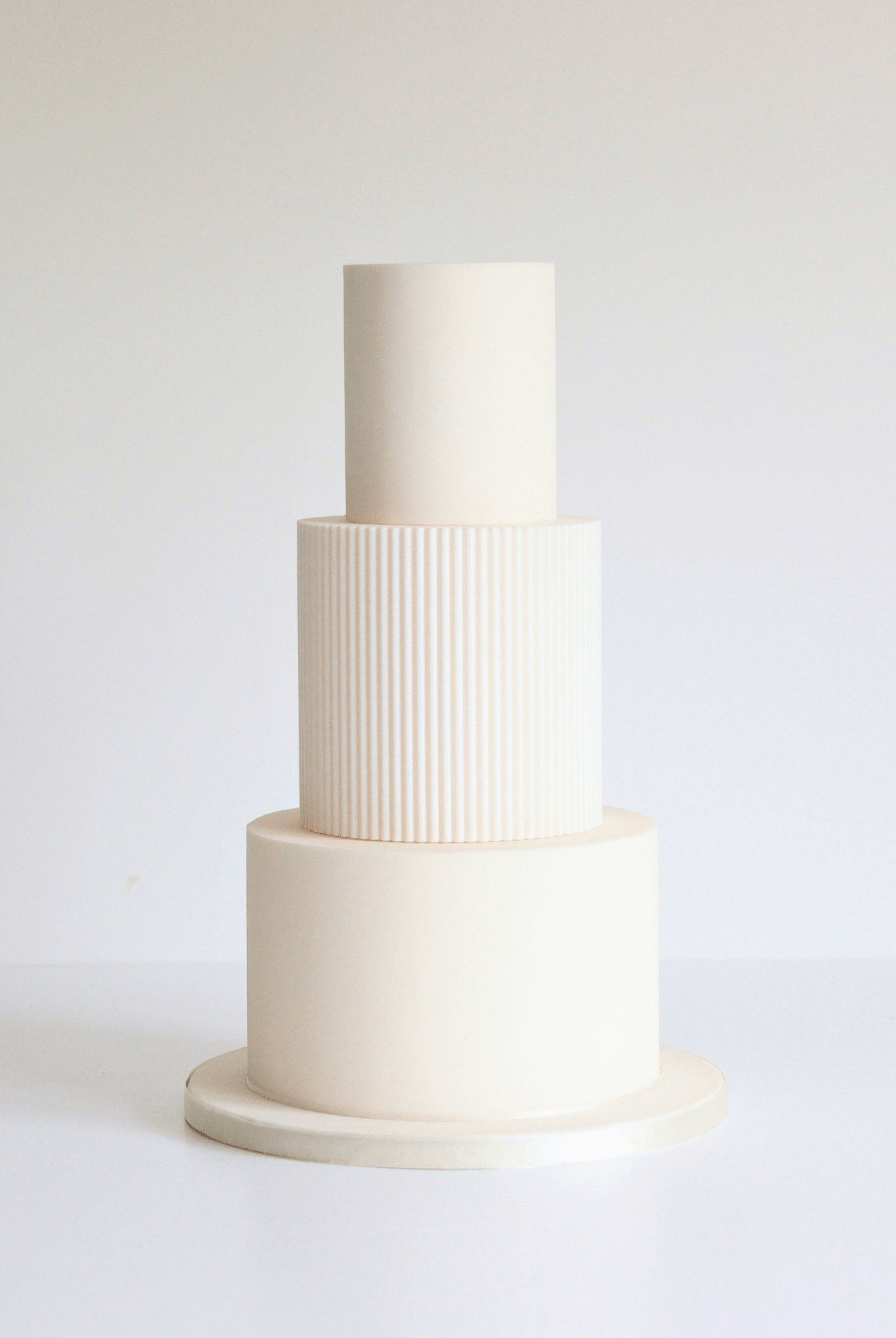 Round Reeded Cake Separator - Prop Options