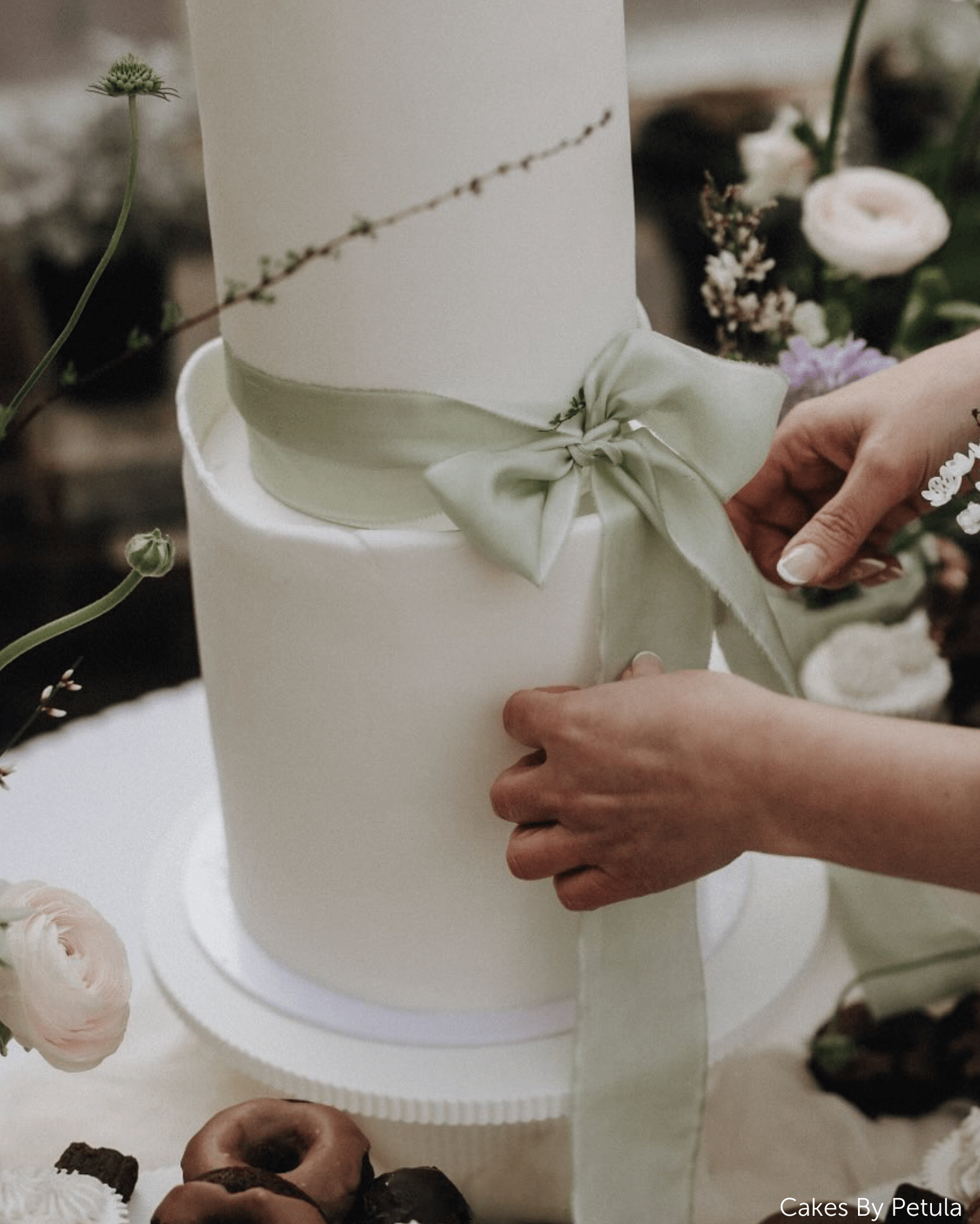 Round Reeded Cake Stand - Prop Options