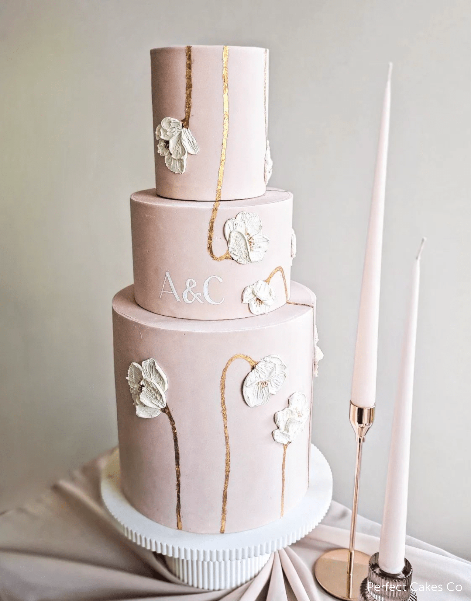 Round Reeded Cake Stand - Prop Options