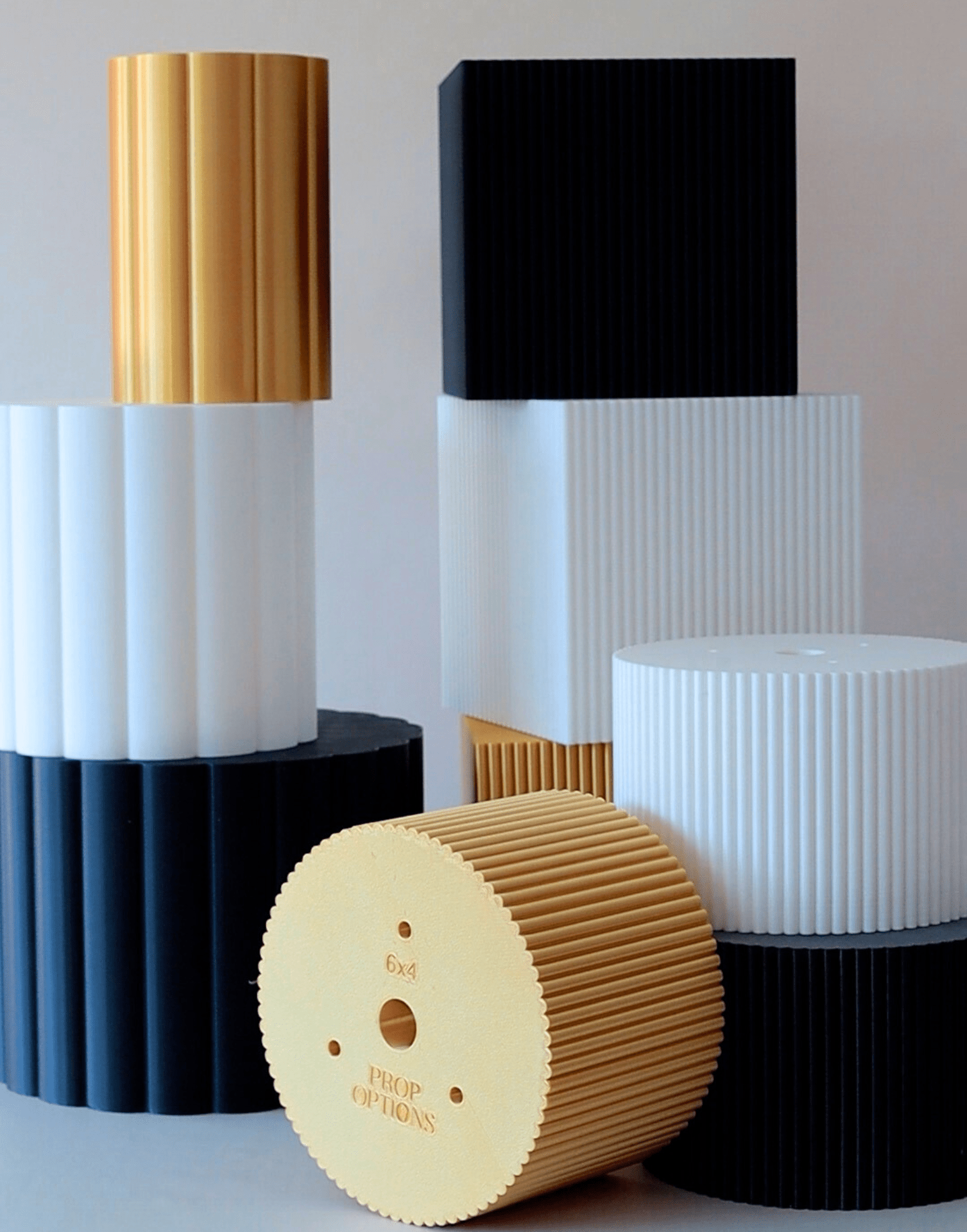 Round Scalloped Cake Separator - Prop Options