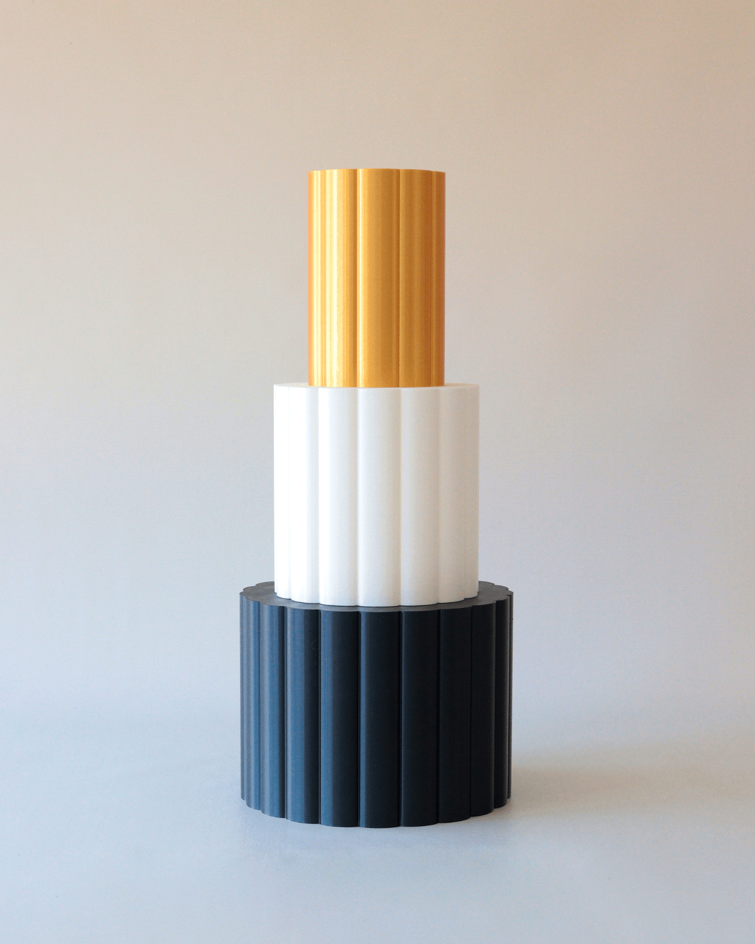 Round Scalloped Cake Separator - Prop Options