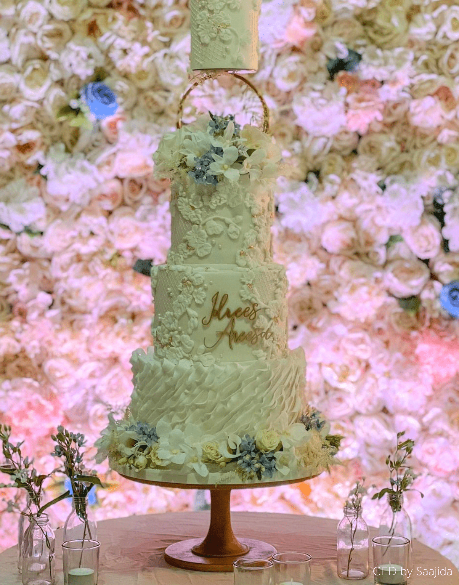 The Hourglass Scandinavian birch stand - Prop Options