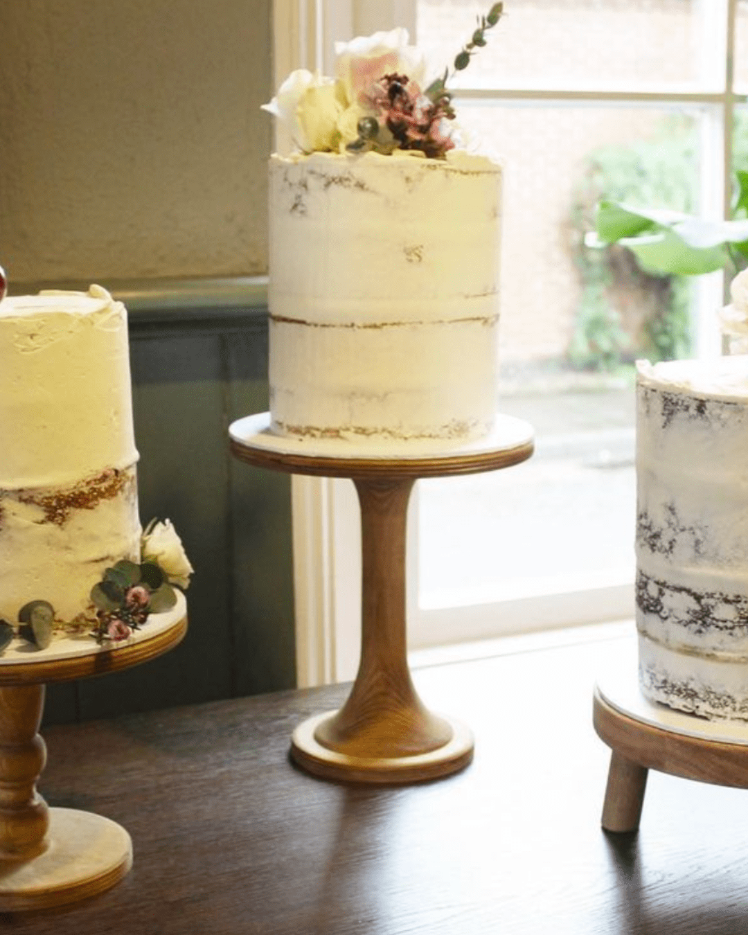 The Hourglass Scandinavian birch stand - Prop Options