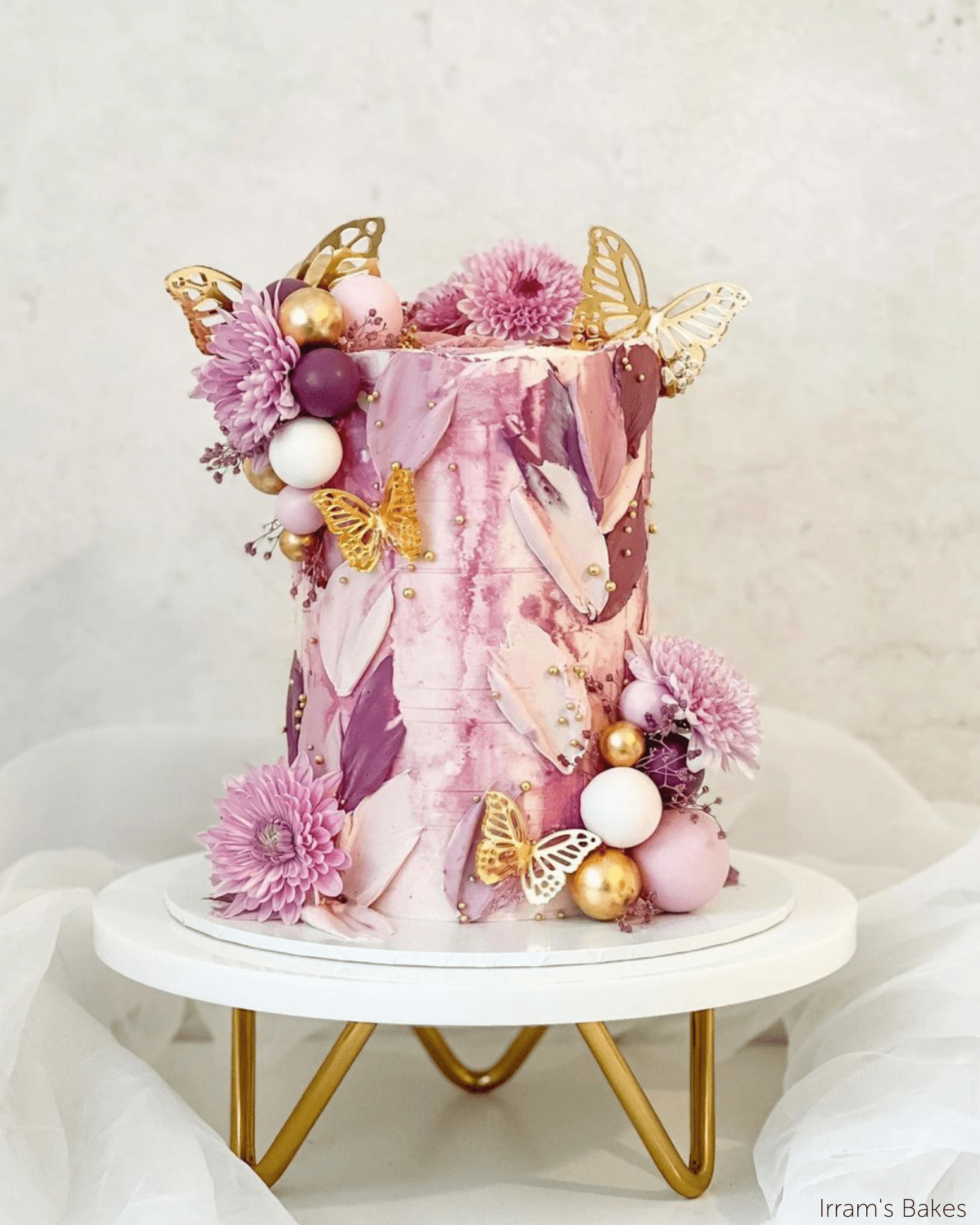 The Pinnacle Acrylic Hairpin Cake Stand - Prop Options