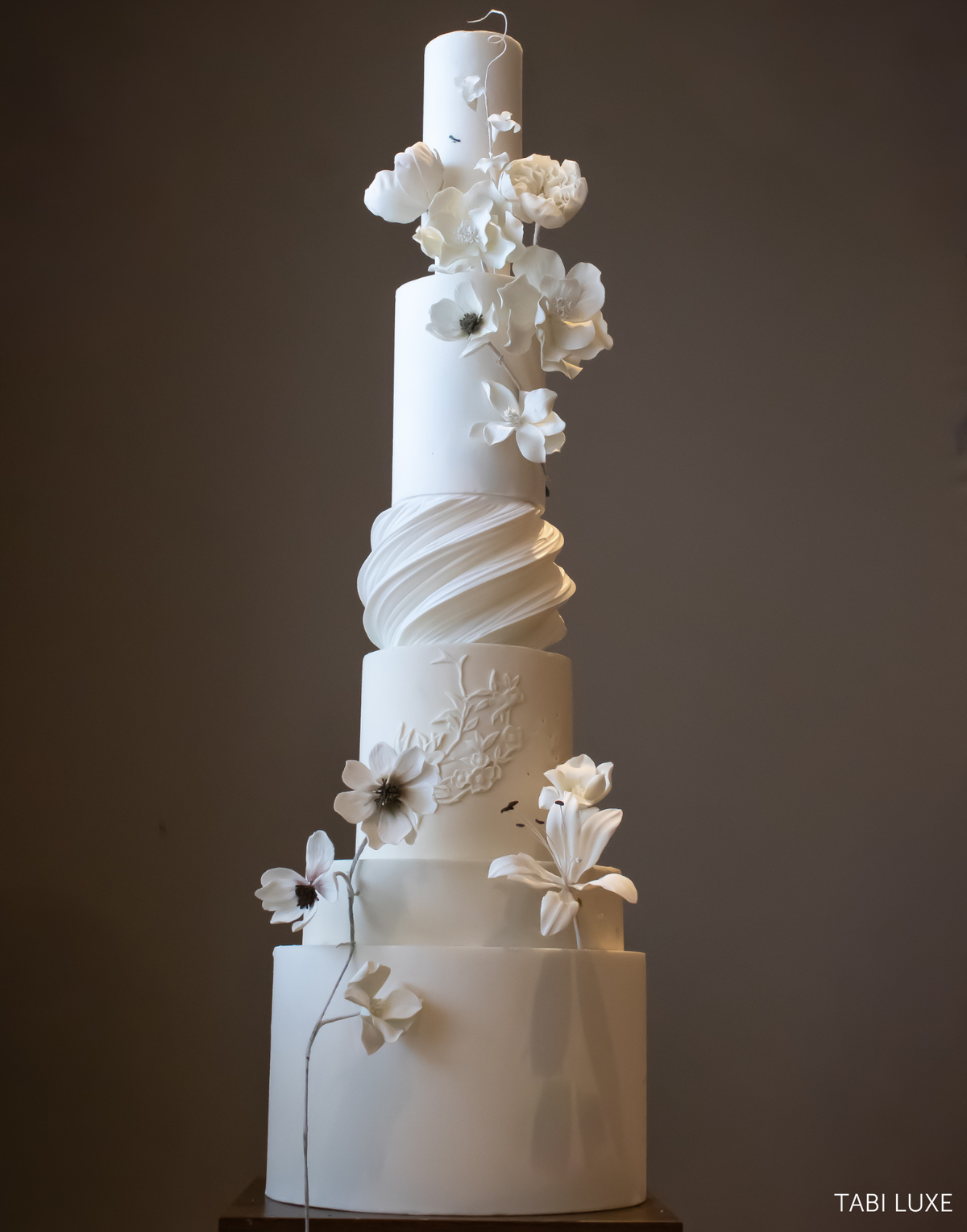 Ayo Sculpted Tier Cake Separator