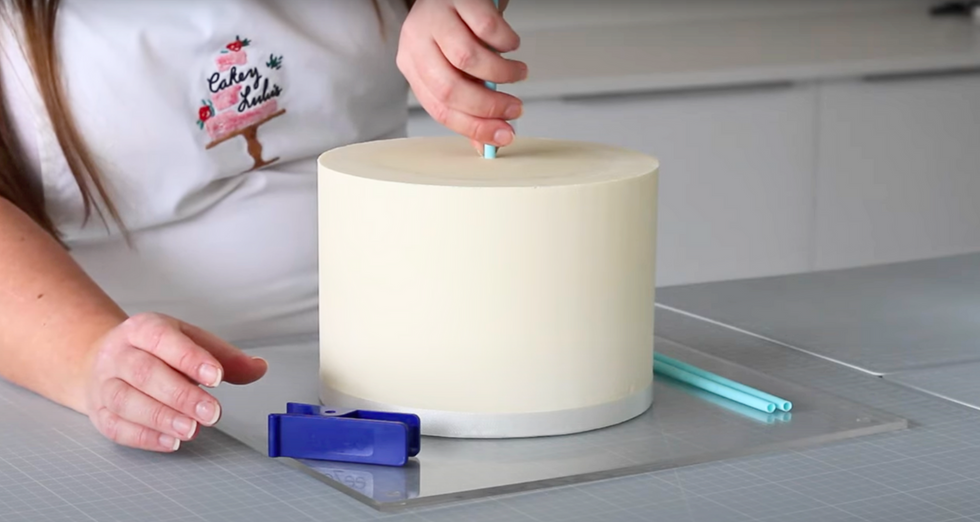 What Are Cake Spacers and Separators? – Prop Options