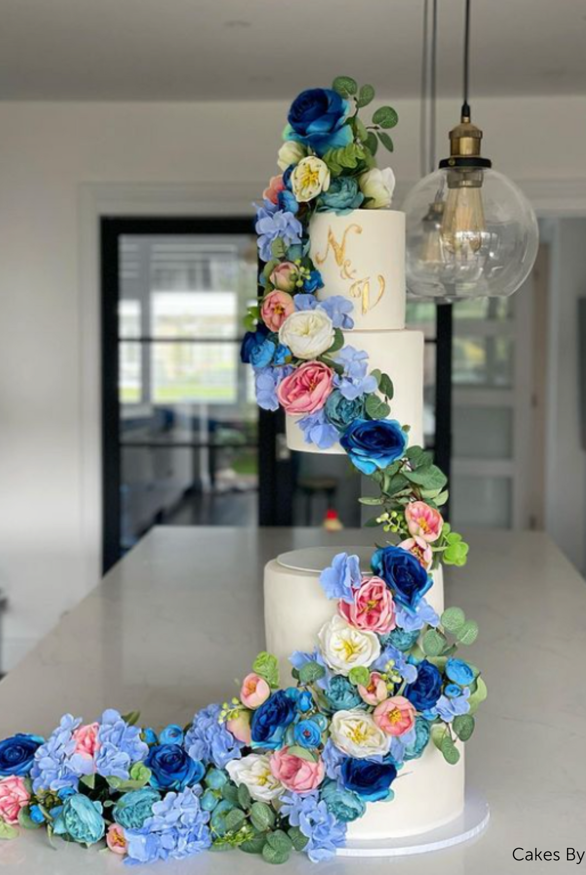 Loop Side Cake PropTV: How to Create a Floating Tier Cake with the Side Bar Separator ...