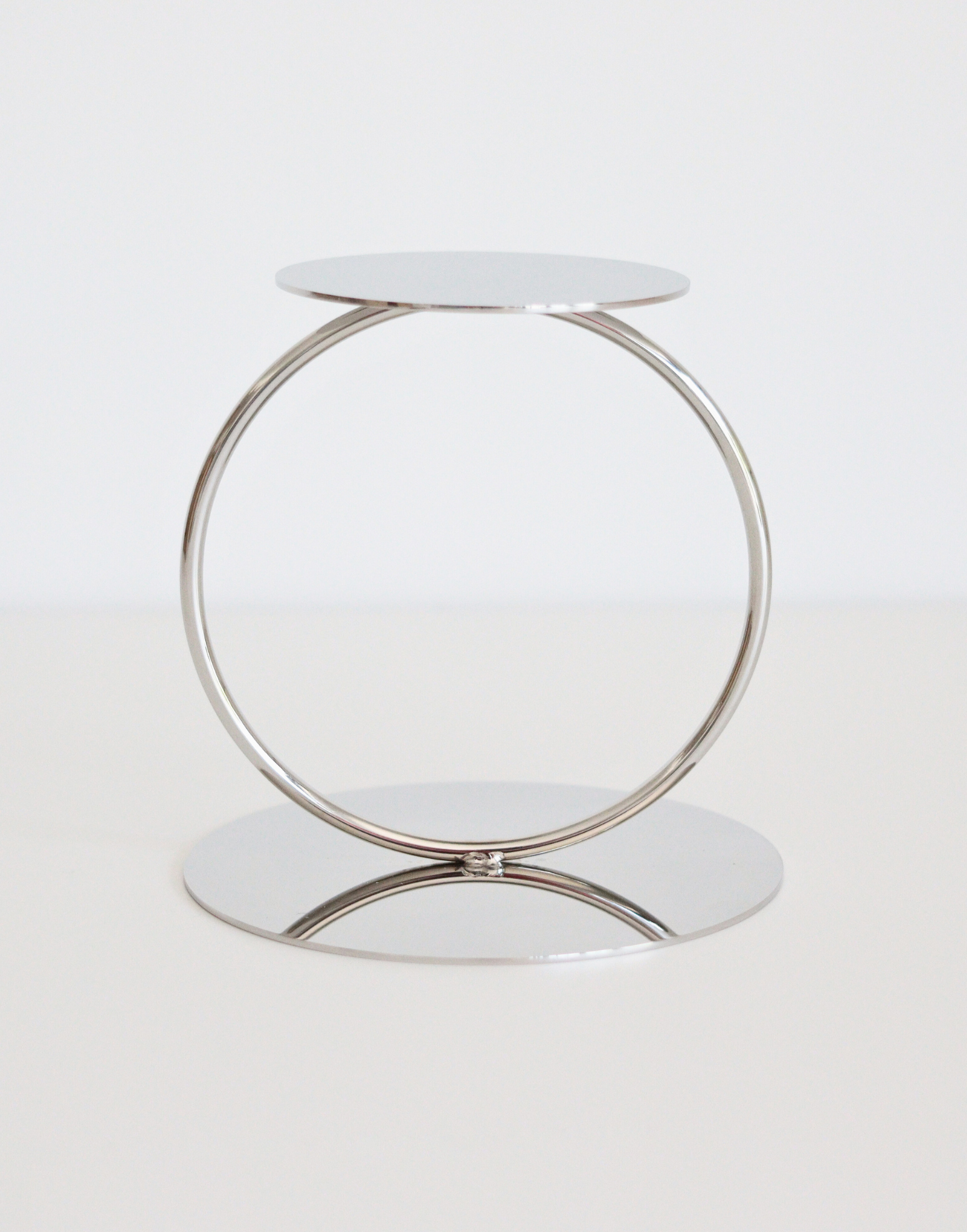 A silver Hoop Tier Separator on a blank background - Prop Options