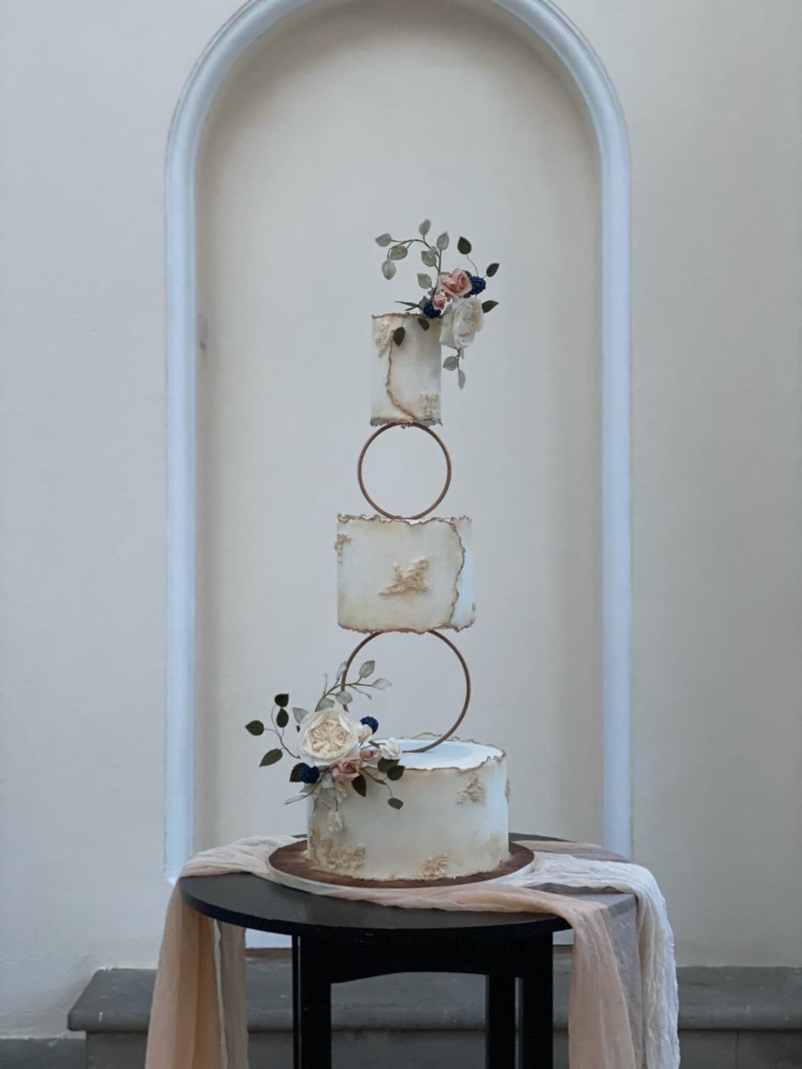 The Hoop Tier Cake Separator - PropSecure® - Prop Options